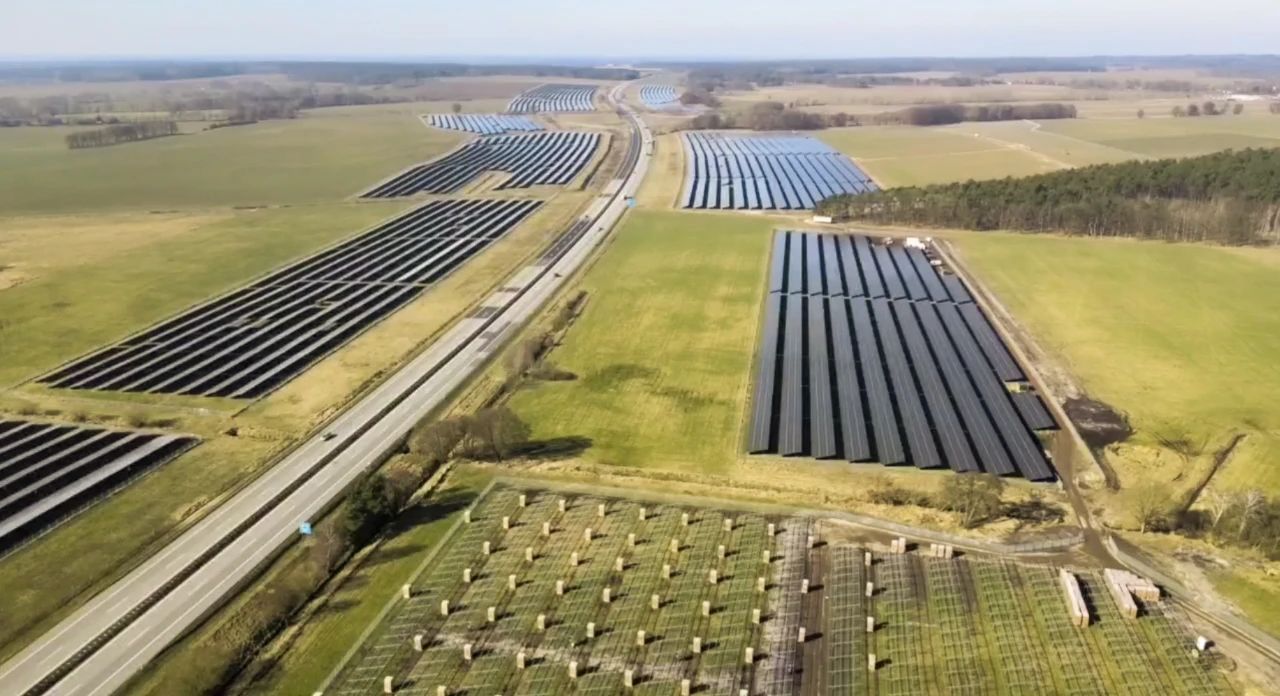 z6com·尊龙光伏70MW异质结组件闪耀欧洲，全球化战略迈入新纪元